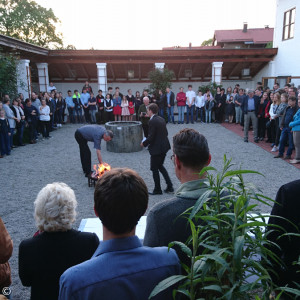 Verbrennen der Beichtbriefe beim Vorabendgottesdienst